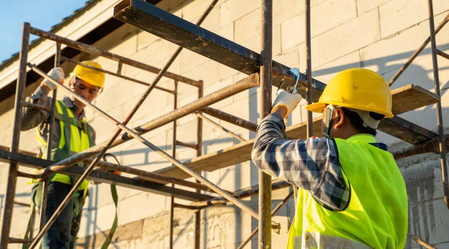 Professional gutter cleaning in Holladay, TN